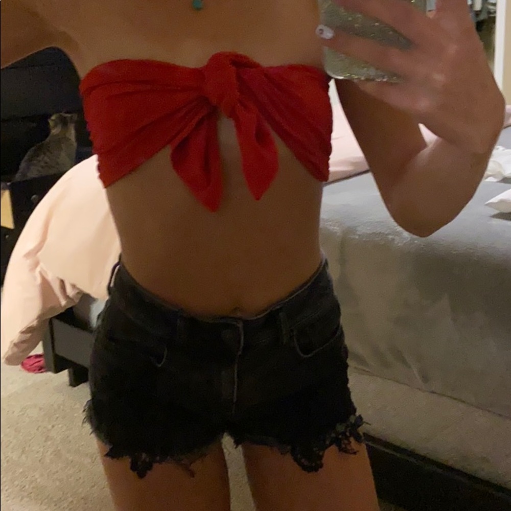 Red tie front top!